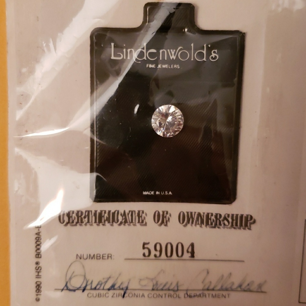 Lindenwold Graded Cubic Zirconia